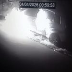 Carro de PM é incendiado por criminosos no Santo Antônio em Manaus