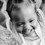 Padrasto mata enteada de 1 ano com socos por se irritar com choro