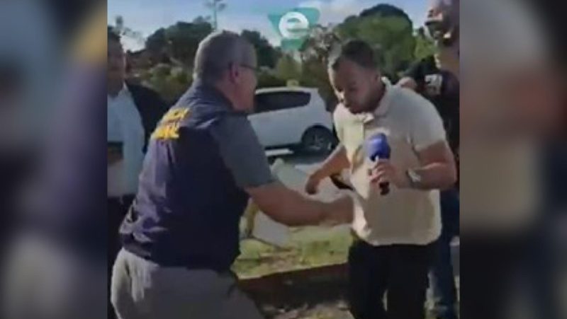 VÍDEO: Jornalista é agredido por perito enquanto cobria acidente em Manaus