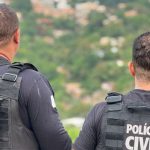 Dupla mata homem com tiros na cabeça e no pênis por dívidas de tráfico de drogas