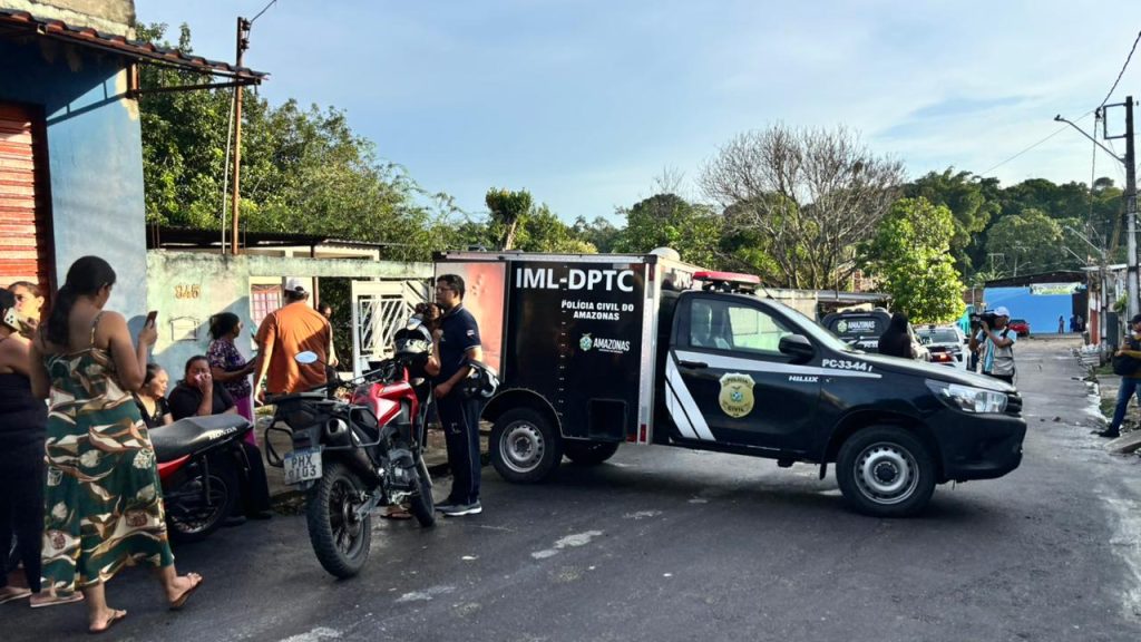 Idosa é morta a facadas após assaltante invadir casa em Manaus