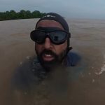 Triatleta colombiano nada do Peru a Coari em mais de 4 mil km pela defesa dos rios