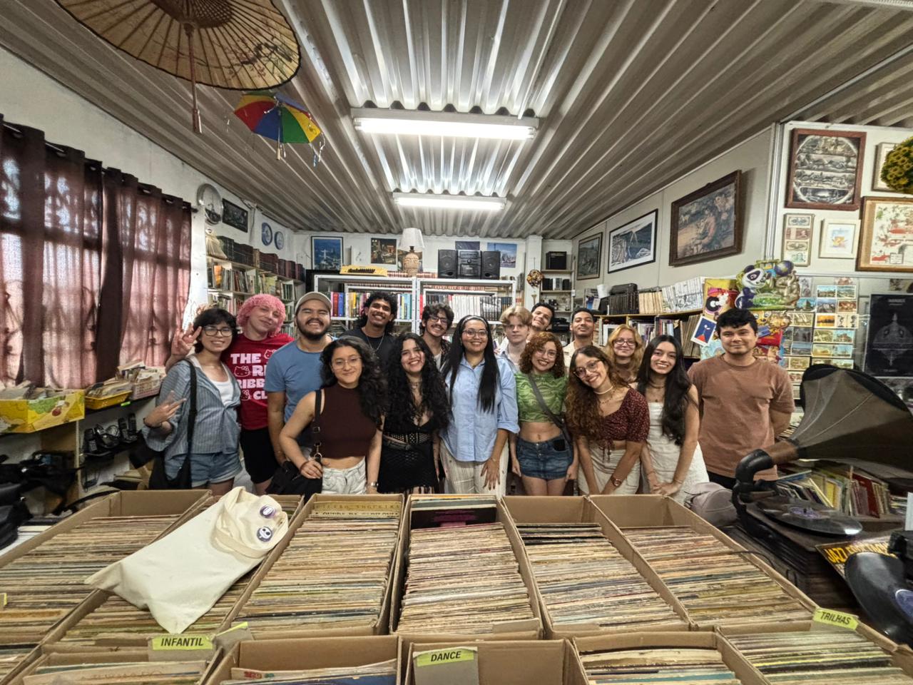 Clube ‘Os Rejeitados’ promove leitura na Biblioteca do AM