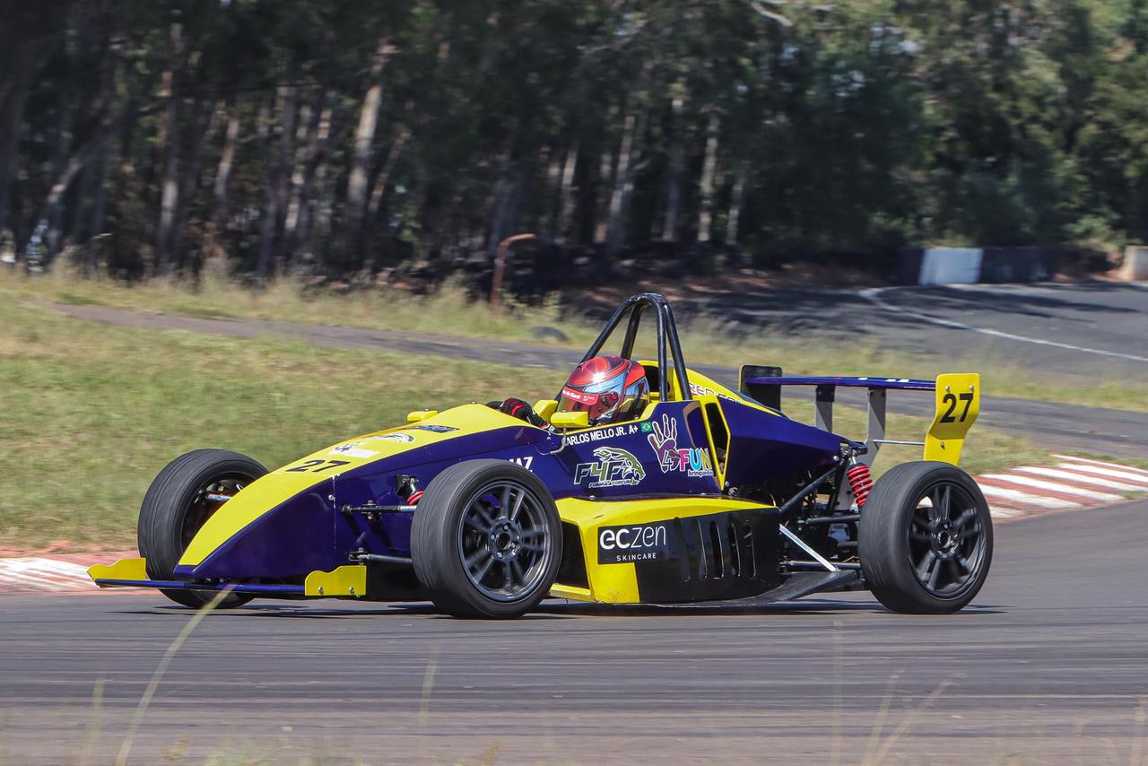 Piloto amazonense brilha em estreia e mira vaga na Fórmula