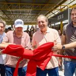Omar Aziz participa da entrega de terminais pesqueiros em Itacoatiara