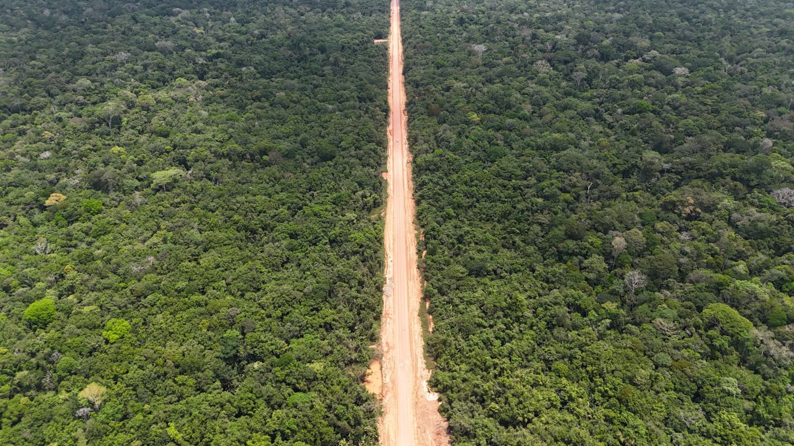Eduardo Braga critica ação contra BR-319 e reforça defesa da obra
