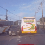 Motociclista morre ao ser arremessado para debaixo de ônibus após colisão em Manaus