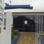 Homem é preso por agredir companheira e ameaçar criança em Apuí