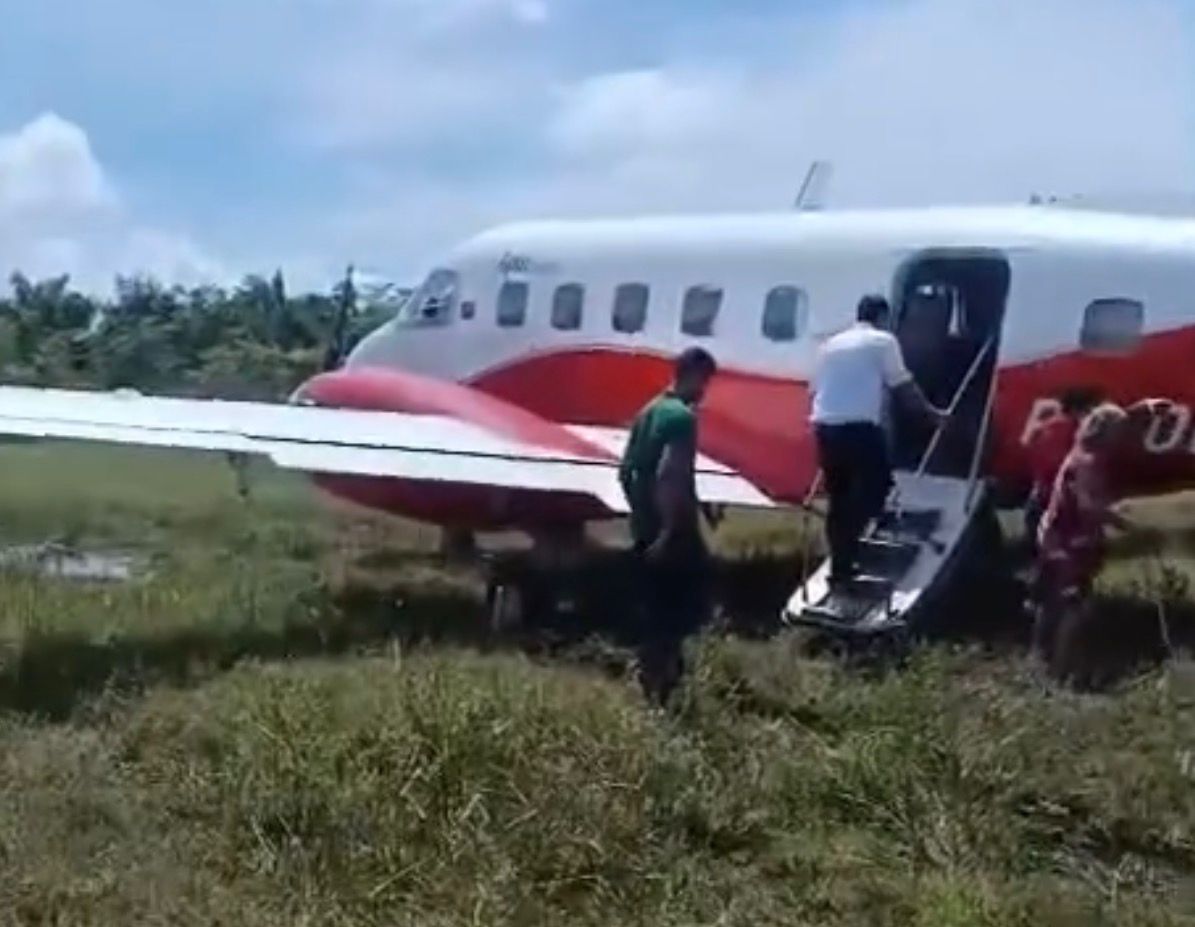 VÍDEO: Avião sai da pista após cachorro invadir aeroporto no Amazonas