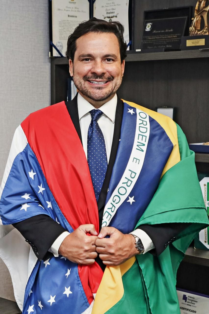 Pesquisa AtlasIntel aponta Alberto Neto na liderança da disputa ao Senado