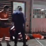 Coletor de lixo tem perna esmagada por caminhão durante serviço em condomínio de Manaus