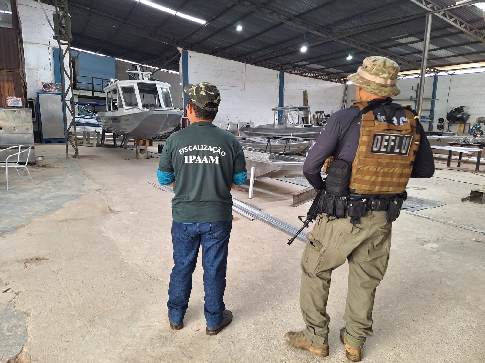 Estaleiro irregular é fechado e multado em mais de R$ 200 mil pelo Ipaam em Manaus