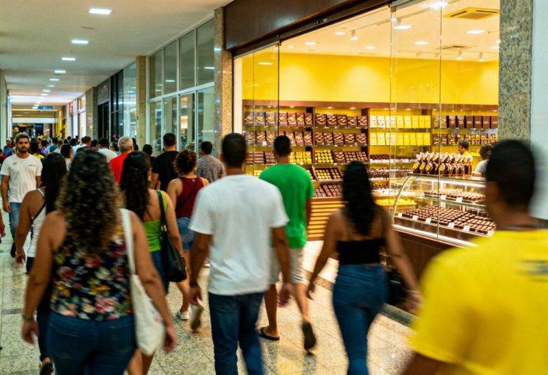 Veja horário de funcionamento de shoppings de Manaus durante feriado do Dia do Trabalhador