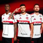 Flamengo lança novo uniforme branco para temporada 2026