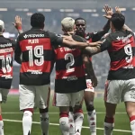 Flamengo goleia Atlético-MG e segue firme na briga pela liderança