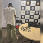 Suspeito dorme escondido em shopping e furta 15 relógios de luxo em Manaus