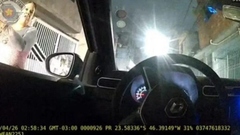Mulher é morta por soldado da PM durante abordagem; vídeo mostra colega questionando disparo