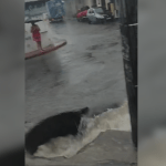 VÍDEO: Menino é resgatado após cair em bueiro durante forte chuva em Manaus