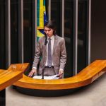 Projeto de Amom para proteger idosos da violência patrimonial avança na Câmara