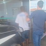 Homem invade casa da mãe, exige dinheiro e é preso