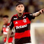 Flamengo multa Pulgar após expulsão contra o Bragantino