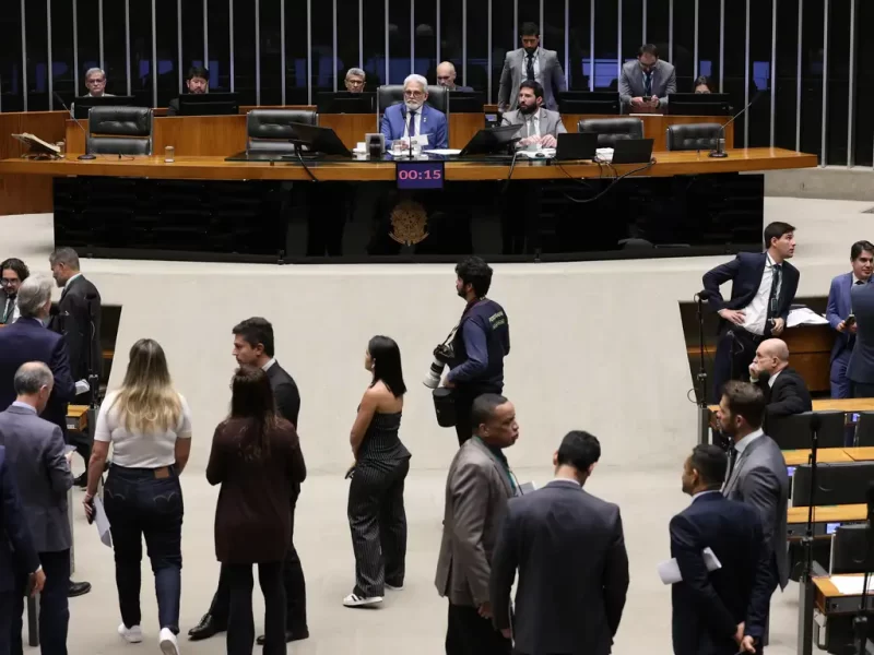 Câmara aprova renovação automática da CNH para motorista sem multas