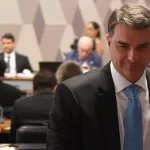 Áudio revela Flávio Bolsonaro cobrando R$ 134 milhões de Daniel Vorcaro