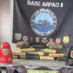 Droga avaliada em R$ 660 mil é encontrada escondida em mala durante viagem de barco em Coari