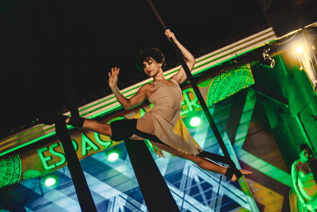 Artistas da Circo Caboclo durante apresentação do Viveiro Acrobático na Amazônia