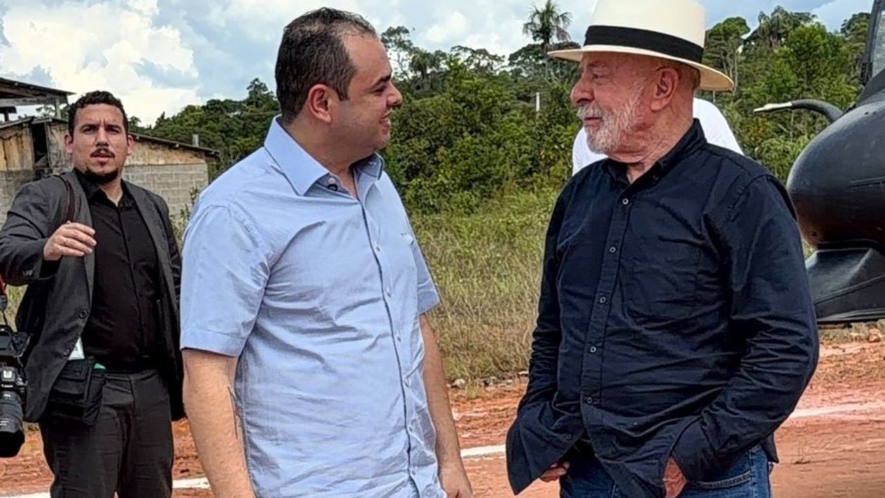 Roberto Cidade recepciona presidente Lula em visita ao Amazonas