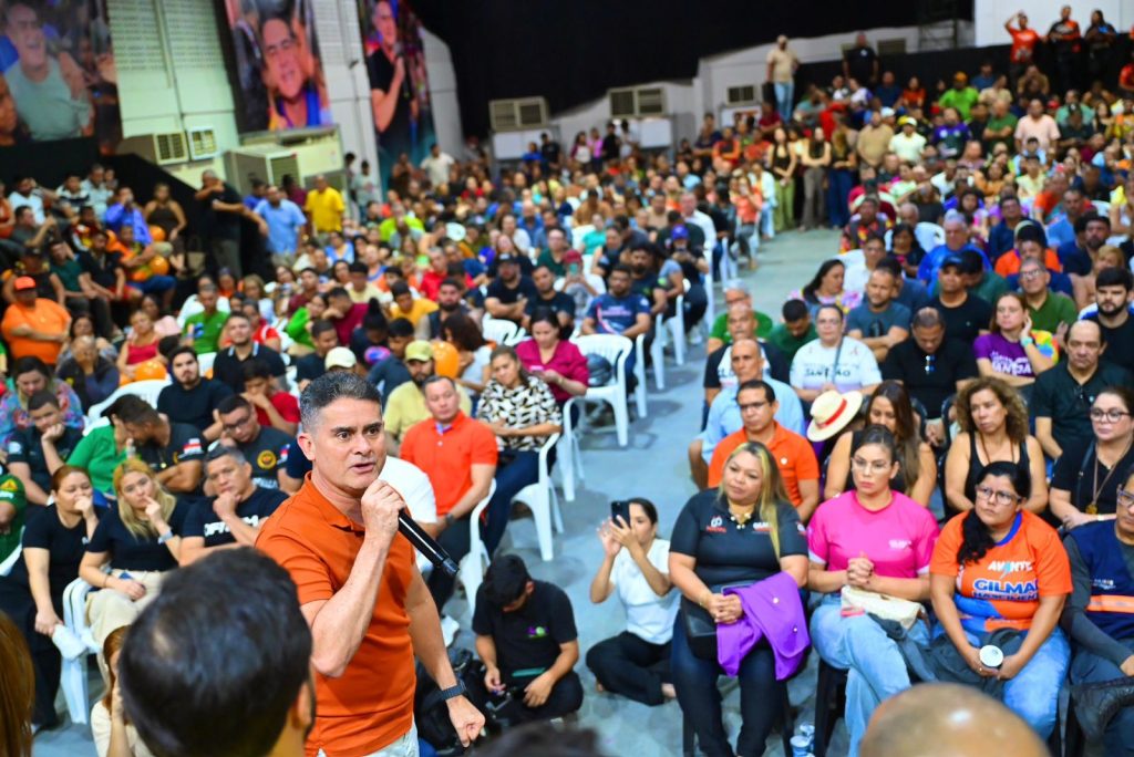 David Almeida durante encontro político com lideranças em Manaus