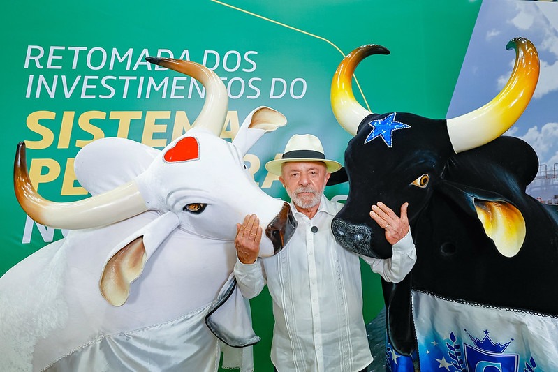 Lula diz que política e esporte deveriam seguir exemplo da disputa civilizada do Festival de Parintins