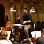 Sobrinho-trineto de Carlos Gomes, Otávio Simões rege ópera histórica no Teatro Amazonas
