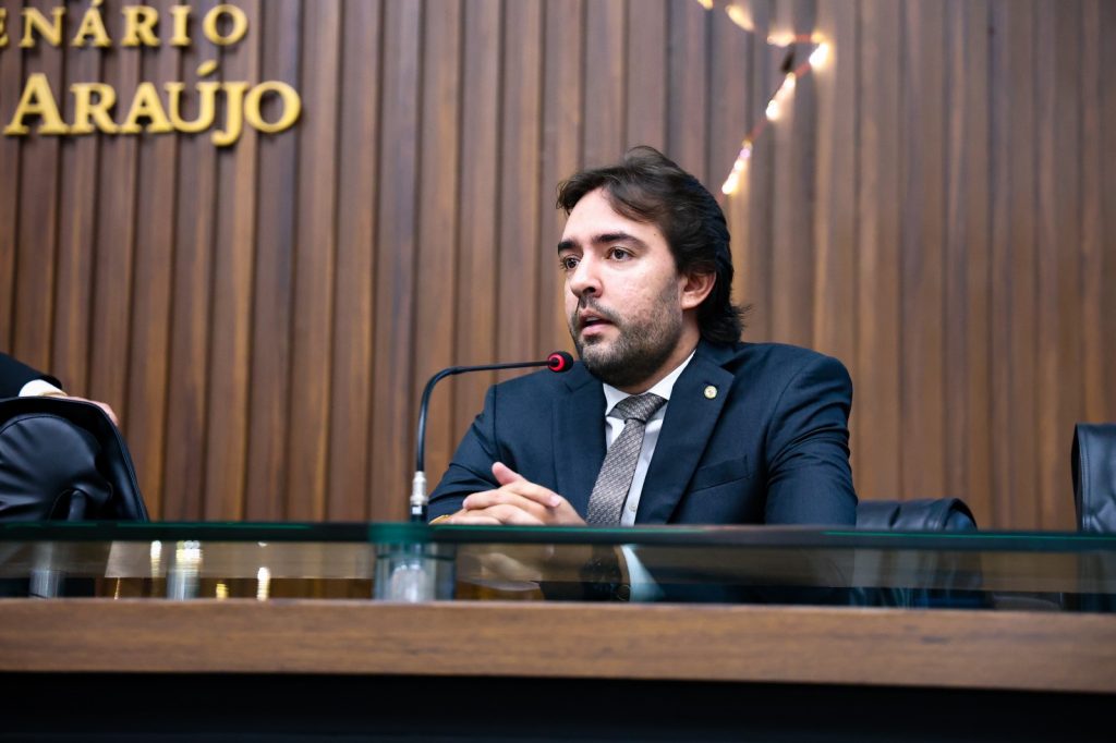 Gestante passarão recebe atendimento médico em unidade de saúde no Amazonas