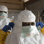 Três voluntários da Cruz Vermelha morrem após contraírem ebola em missão humanitária