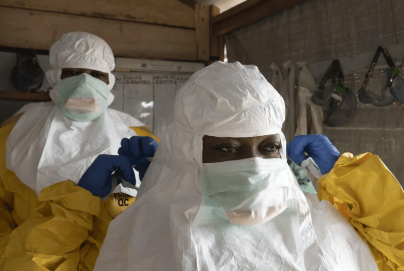 Três voluntários da Cruz Vermelha morrem após contraírem ebola em missão humanitária