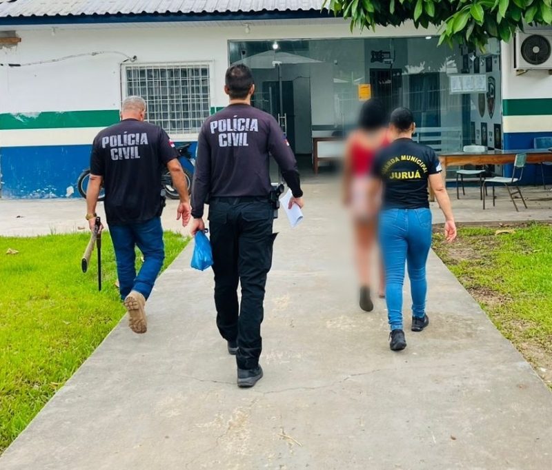 Casal investigado por tráfico é preso com arma e macaco silvestre no Amazonas