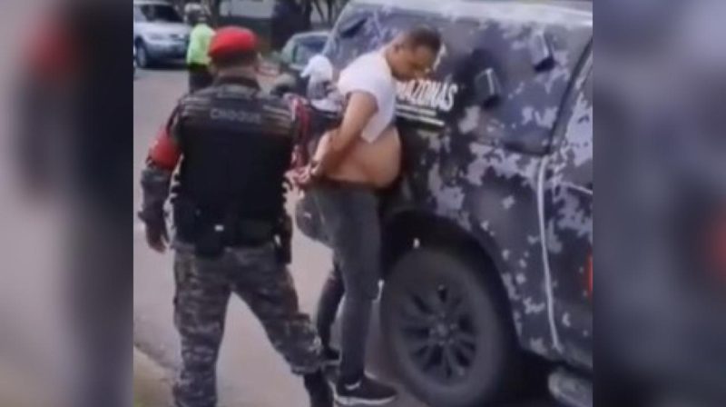 VÍDEO: Adolescente grita por socorro após ser perseguida por homem em Manaus