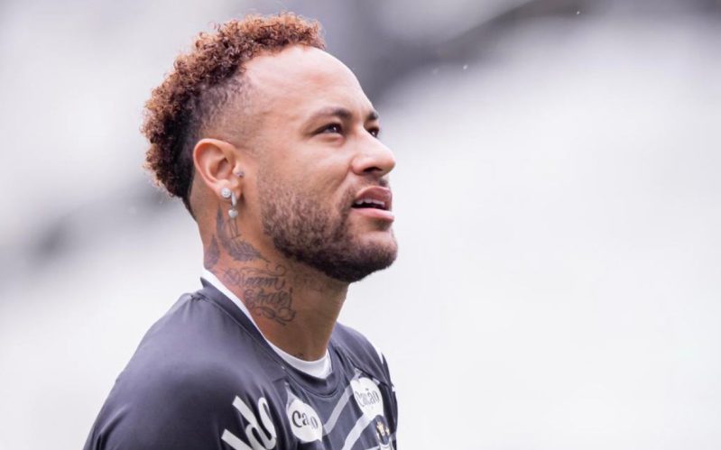 Neymar sofre lesão na panturrilha às vésperas da Copa do Mundo