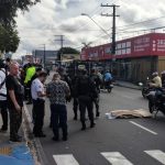 VÍDEO: Idosa morre atropelada por motociclista sem CNH na Zona Leste de Manaus