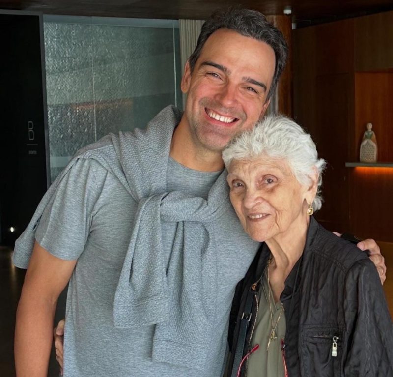 Tadeu Schmidt lamenta morte da mãe aos 92 anos: ‘Obrigada por tudo’
