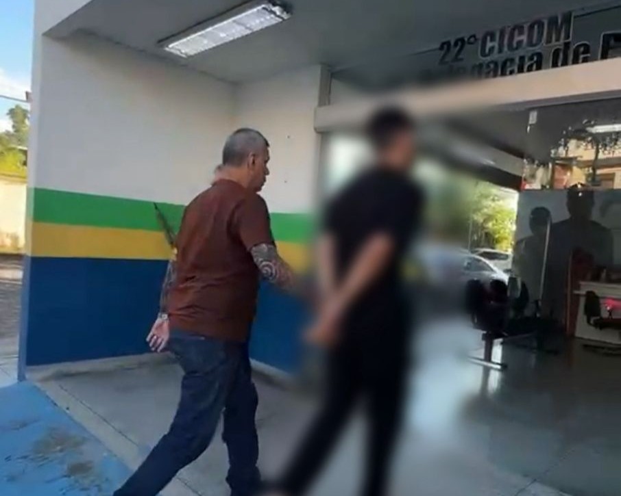PC-AM prendeu suspeito de tentar matar amigo na avenida Maceió, em Manaus.