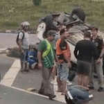 VÍDEO: Carro capota ao bater em outro veículo na avenida do Turismo
