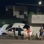 Carro invade casa após suposta briga de casal em Manaus