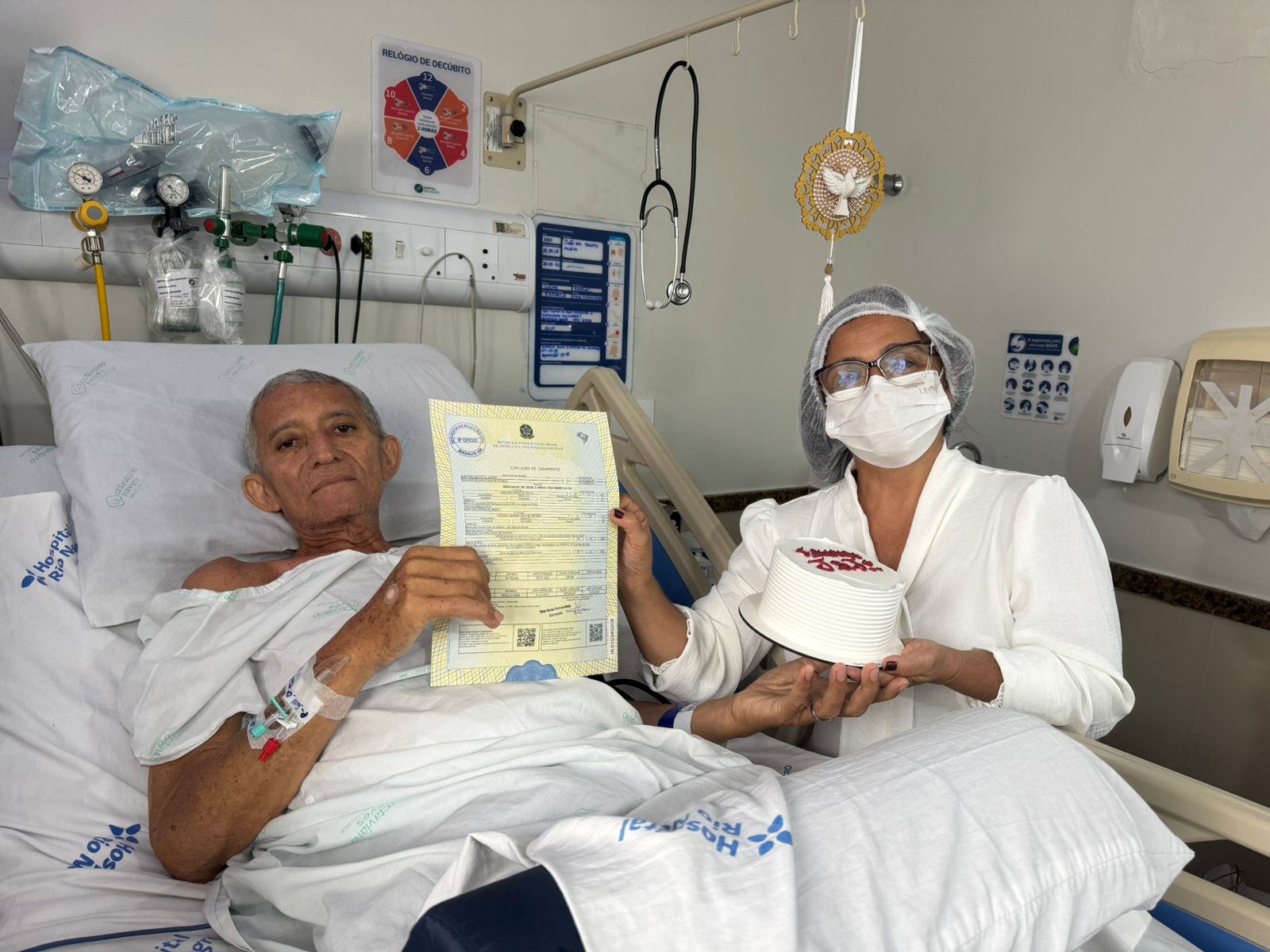 Paciente com câncer se casa no Hospital Rio Negro em Manaus
