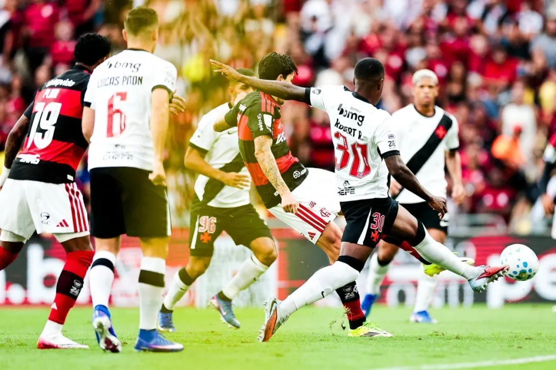 Com gol no último minuto, Vasco arranca empate contra o Flamengo no Maracanã