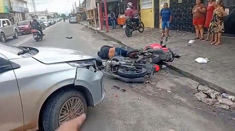 Acidente entre carro e motocicletas deixa dois feridos no Canaranas em Manaus