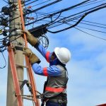 Manutenção deixa moradores do São Jorge, Compensa e outros bairros sem energia em Manaus