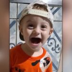 Bebê de 1 ano morre atropelado pelo pai durante manobra em garagem de casa
