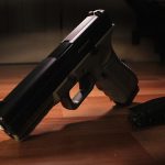 PL quer liberar uso do FGTS para compra de armas no Brasil